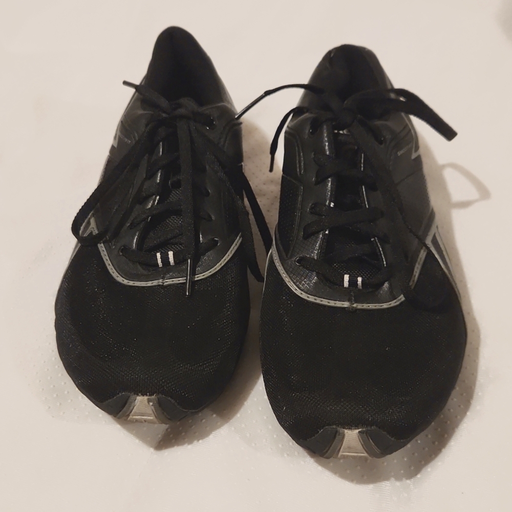 Reebok Smoothfit Traintone Women Sneaker. Size 7. Color: Black.